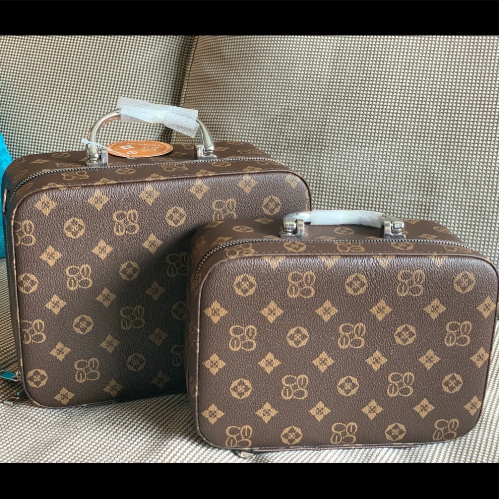 Makeup box set of 2